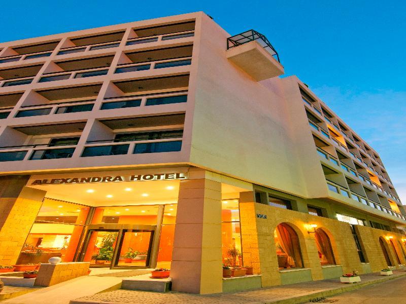 Alexandra Hotel&apartments Отель